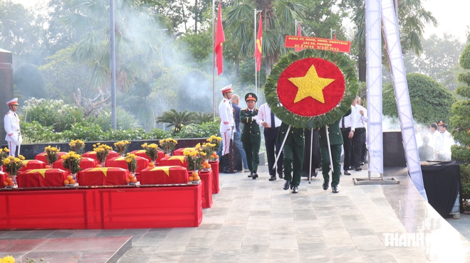 Đồng Nai: Trang trọng lễ truy điệu, an táng 29 hài cốt liệt sĩ- Ảnh 9.