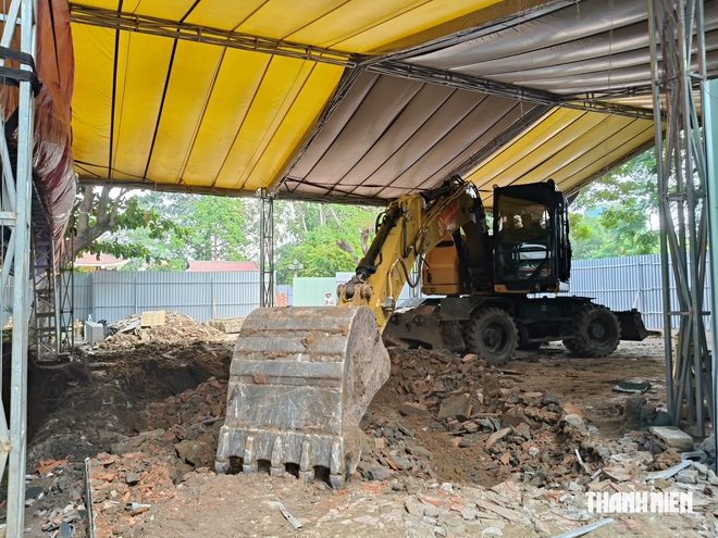 Sáng nay, đồngloạttìmkiếm hài cốt liệt sĩ tại khu A, B trong công viên Lê Thị Riêng - Ảnh 2.