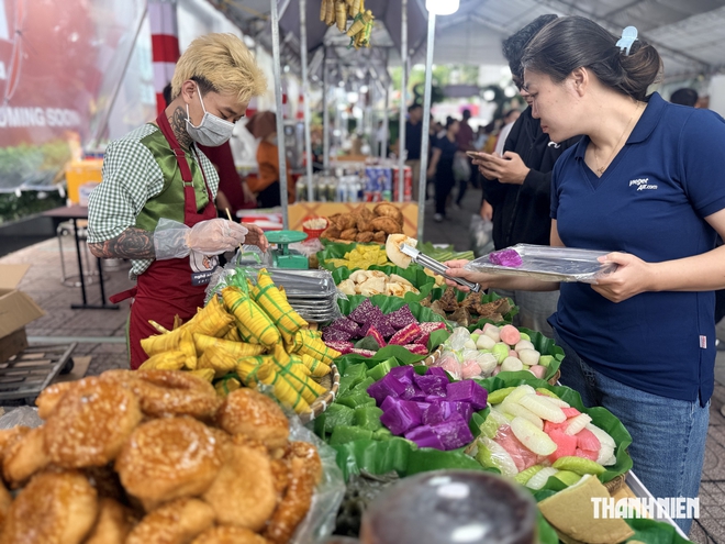 Gian hàng đặc biệt ở lễ hội trái cây gần sân bay Tân Sơn Nhất - Ảnh 4.