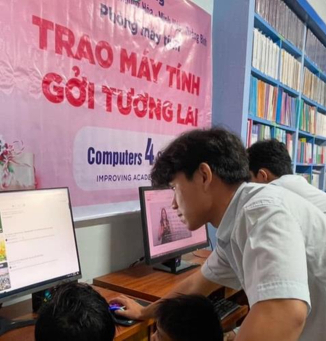 Mở cửa sổ thế giới cho trẻ em làng Rục- Ảnh 9.