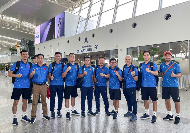 Dàn trợ lý cực xịn của HLV Kim Sang-sik khiến khán giả tò mò, họ là ai?- Ảnh 3.