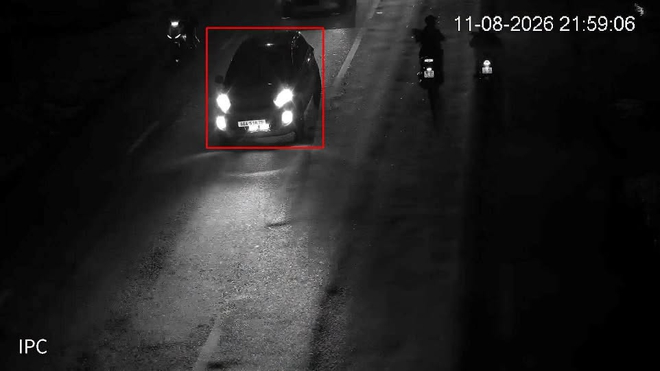 T&agrave;i xế ch&uacute; &yacute;: Camera AI đ&atilde; ph&aacute;t hiện được xe 'độ' đ&egrave;n - Ảnh 1.
