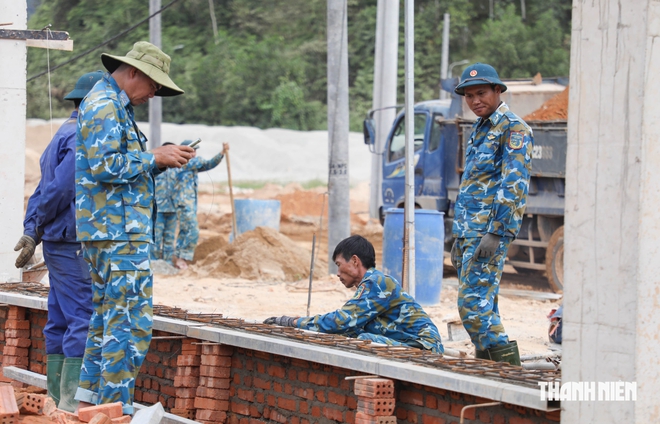 Bộ đội 'chạy đua' với thời gian để tiếng trống khai giảng vang lên ngày 5.9- Ảnh 4.