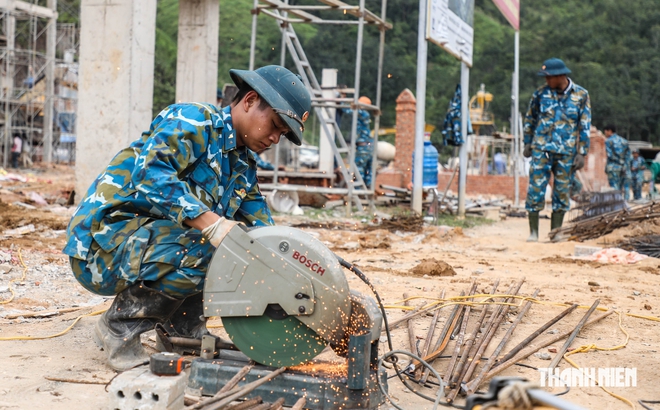 Bộ đội 'chạy đua' với thời gian để tiếng trống khai giảng vang lên ngày 5.9- Ảnh 3.