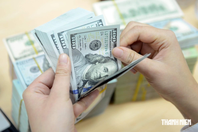 Gi&aacute; USD hạ nhiệt, v&agrave;ng mất sức h&uacute;t - Ảnh 1.