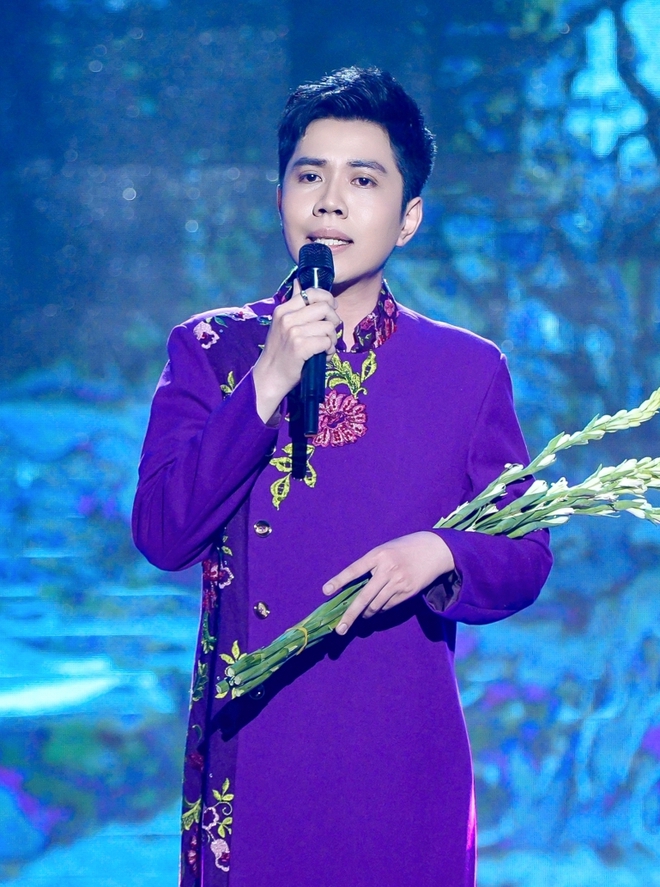 Ch&agrave;ng trai g&acirc;y ch&uacute; &yacute; v&igrave; h&aacute;t giống ca sĩ Đan Trường- Ảnh 3.