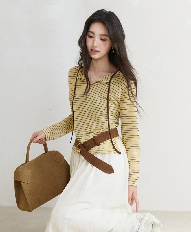 Bản phối v&agrave;ng v&agrave; trắng, phối đồ kh&eacute;o để n&agrave;ng 'tỏa nắng' ng&agrave;y đầu thu - Ảnh 6.
