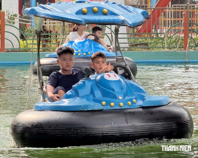 Vu lan đặc biệt của c&ocirc; g&aacute;i Ph&aacute;p c&ugrave;ng chồng con về TP.HCM thăm cha mẹ ruột - Ảnh 9.