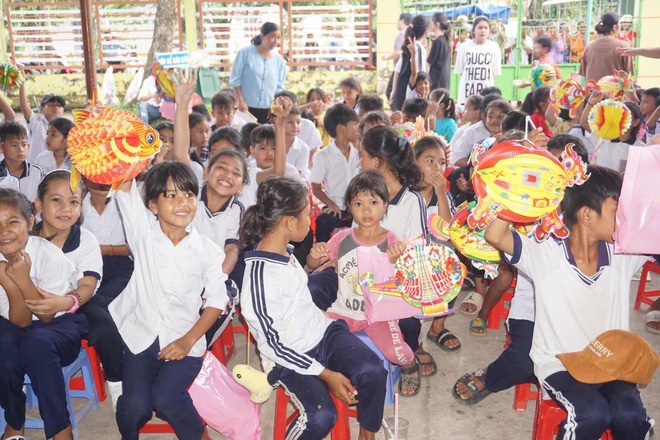 Lồng đèn thắp sáng ước mơ - Ảnh 5.