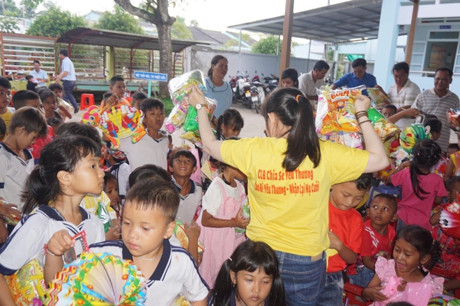 Lồng đèn thắp sáng ước mơ - Ảnh 4.