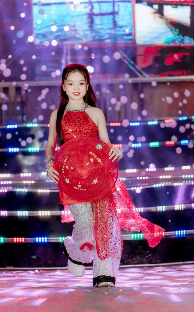 Mẫu nhí Nguyễn Hoàng Tuyết An: Hành trình rèn luyện đến ngôi Quán quân Little Angel - Ảnh 3.