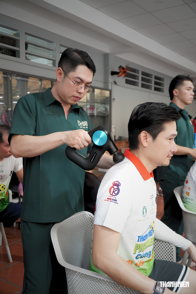 Vì sao người chơi pickleball cần chủ động phục hồi cổ vai gáy? - Ảnh 1.