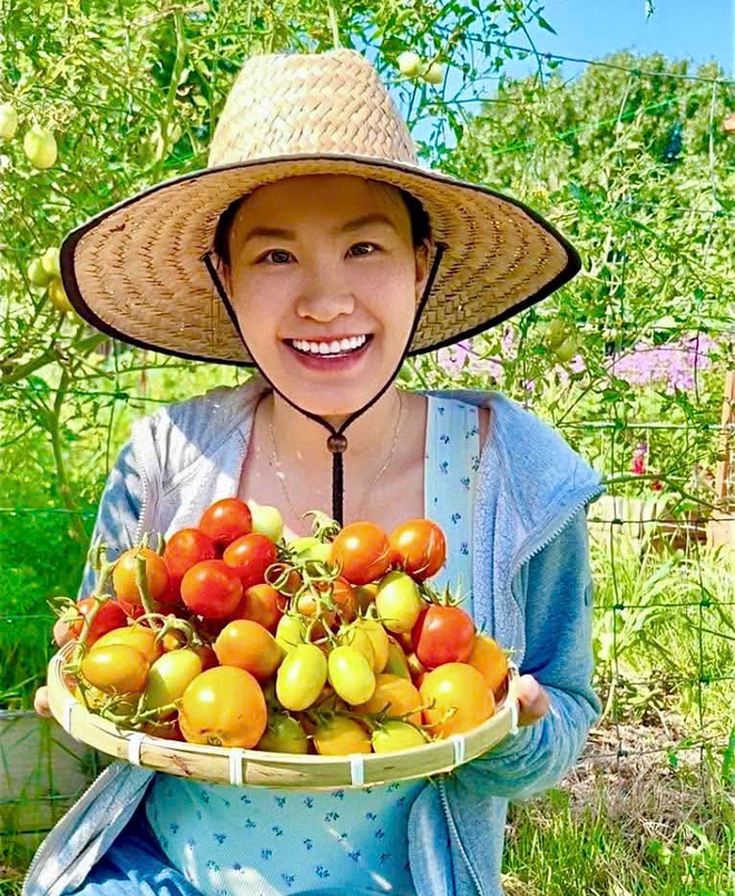 Cô gái Việt biến khoảng đất ở Mỹ thành khu vườn rau trái rực rỡ - Ảnh 8.