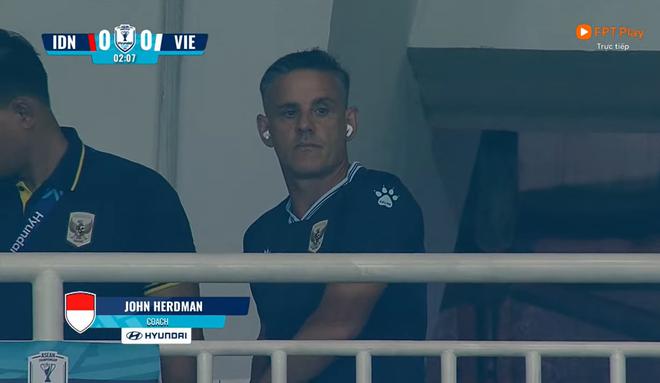 Đội tuyển Việt Nam ghi liền 2 bàn, HLV Indonesia phải vội vàng rời khán đài: Báo bản địa bức bối- Ảnh 2.