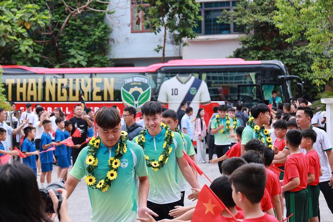 Bầu Hiển đưa bóng đá về quê hương mới, CLB Thái Nguyên chính thức ra mắt- Ảnh 14.