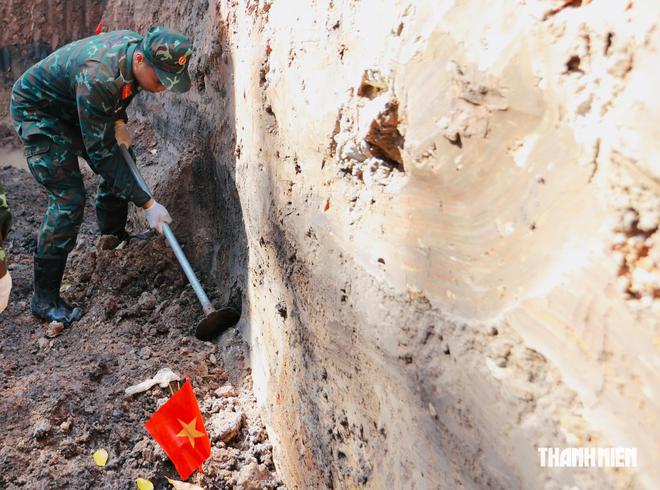 Công viên Lê Thị Riêng: 14 hài cốt liệt sĩ được tìm thấy trong ngày 3.8 - Ảnh 4.