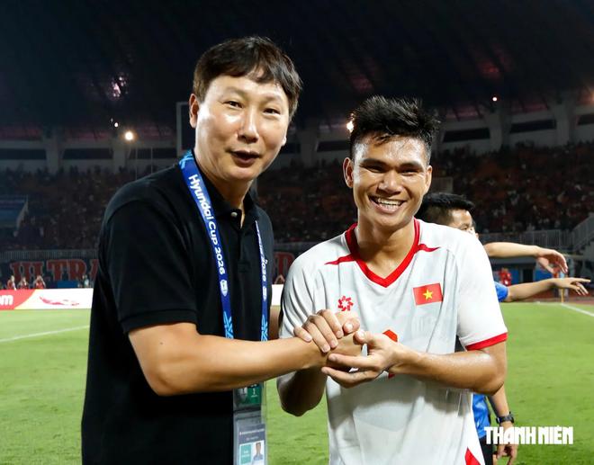Lộ tâm trạng cầu thủ Indonesia sau trận thua đậm Việt Nam, ai bị chỉ trích nặng nhất?- Ảnh 3.