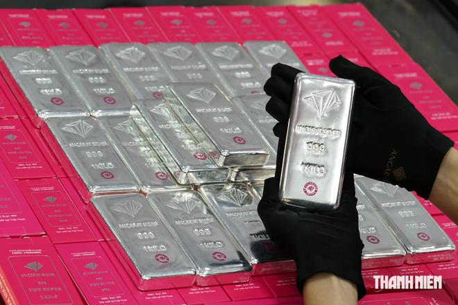 Giá vàng SJC bật tăng, vẫn thấp hơn một số thương hiệu lớn- Ảnh 1.