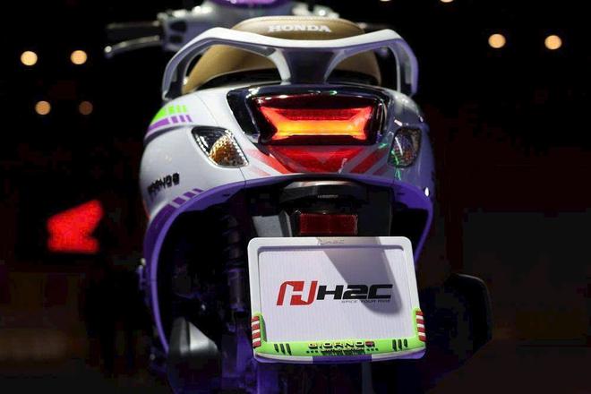 Honda Giorno+ có bản Buzz Lightyear sản xuất giới hạn 200 xe, chờ ngày về Việt Nam - Ảnh 5.