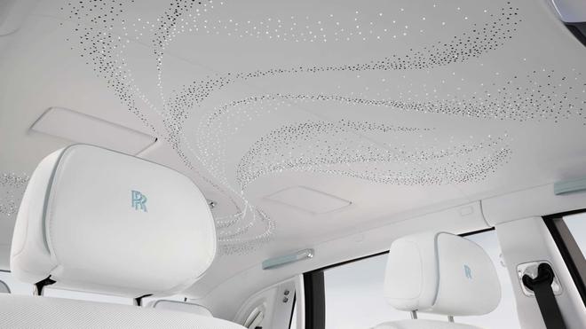Đăng ảnh Rolls-Royce Phantom giá gần 70 tỉ, Mai Phương Thúy sắp tậu xe mới giữa 'drama'? - Ảnh 7.