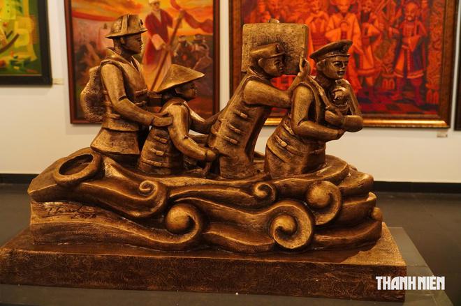 Tình quân dân trong bão lũ đến với triển lãm mỹ thuật- Ảnh 7.