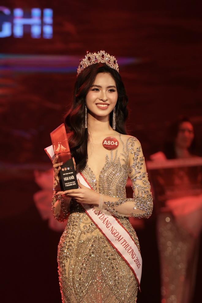 Nhan sắc Hoa kh&ocirc;i Ngoại thương đang g&acirc;y ch&uacute; &yacute; ở Hoa hậu Việt Nam - Ảnh 3.