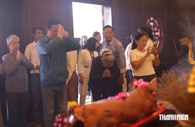 Người dân xin gì ở lễ giỗ Hoàng đế Quang Trung - Ảnh 7.