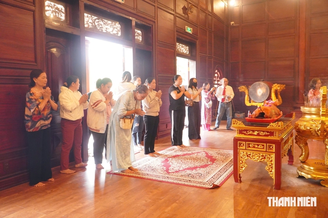 Người dân xin gì ở lễ giỗ Hoàng đế Quang Trung - Ảnh 6.