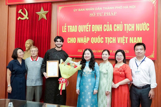 Lương Chí Khải chính thức trở thành công dân Việt Nam, ngày nhận quốc tịch đầy cảm động- Ảnh 4.