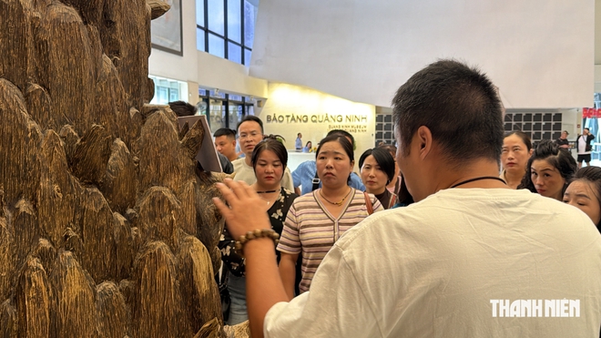 Hướng dẫn viên Trung Quốc 'chiếm sóng' trong Bảo tàng Quảng Ninh- Ảnh 3.