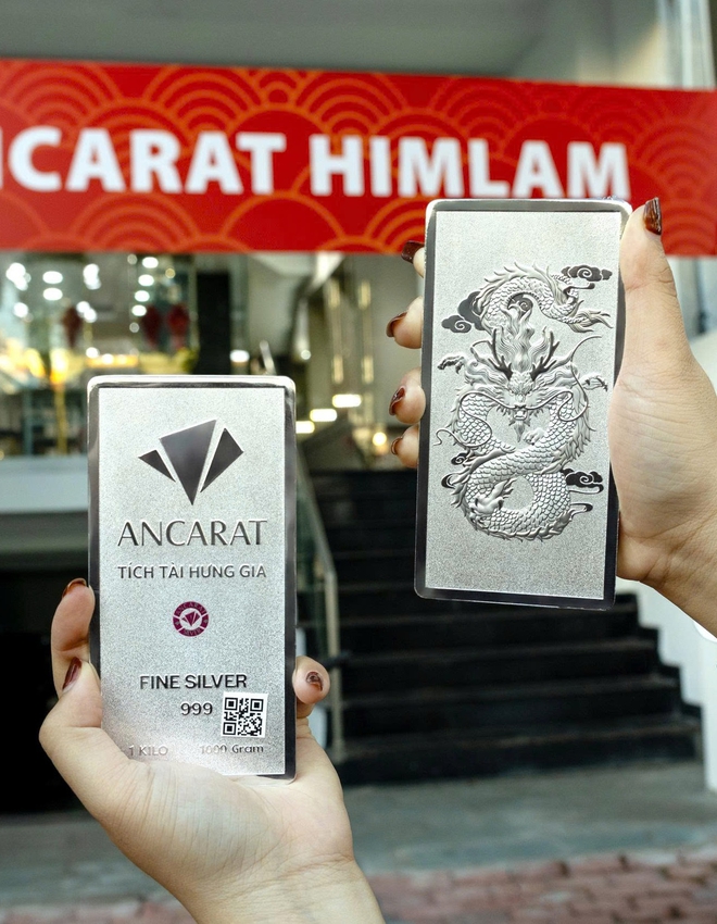 Giá vàng bật tăng, cao hơn thế giới  - Ảnh 2.