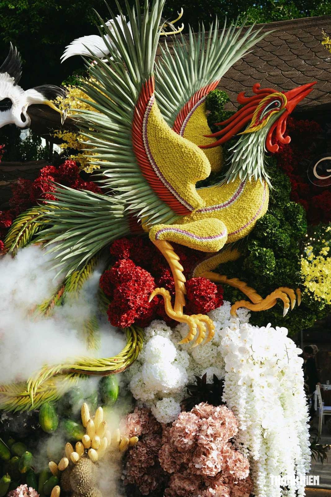 Cổng cưới Long Phụng bằng nửa tấn trái cây ở ‘phố nhà giàu Thảo Điền’ gây sốt- Ảnh 5.