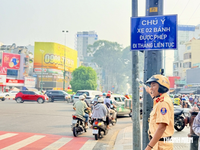 Vòng xoay ngã 6 Cộng Hòa lắp đèn, xe máy được đi thẳng liên tục:Quẹo thì sao? - Ảnh 4.