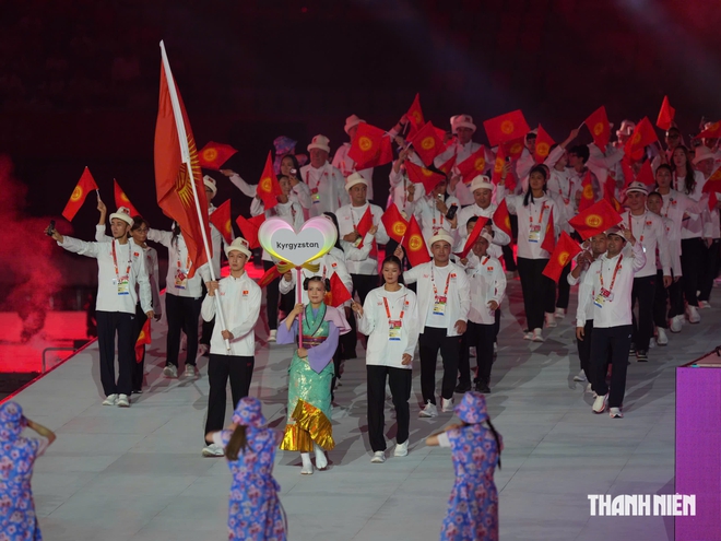 Báo quốc tế ca ngợi khai mạc ASIAD 20 quá ấn tượng, thể thao Việt Nam chính thức bơi biển lớn- Ảnh 8.