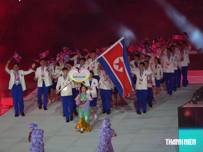 Báo quốc tế ca ngợi khai mạc ASIAD 20 quá ấn tượng, thể thao Việt Nam chính thức bơi biển lớn- Ảnh 14.