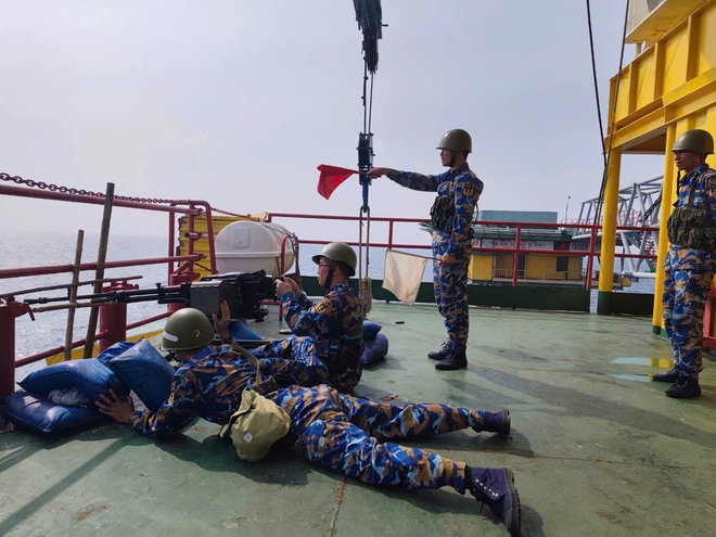 Lính nhà giàn DK1 vui Tết Độc lập- Ảnh 12.