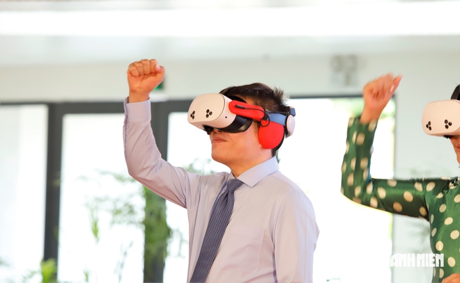 Đeo kính VR, người dân Đà Nẵng bất ngờ 'xuyên không' về Ba Đình 81 năm trước - Ảnh 9.