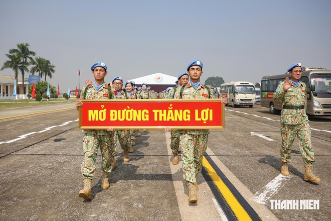 Phó chủ tịch nước giao nhiệm vụ cho 247 chiến sĩ gìn giữ hòa bình Liên Hiệp Quốc- Ảnh 5.