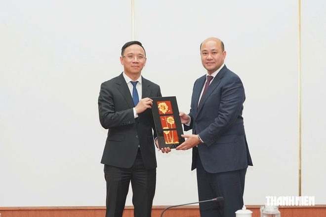 Phó thủ tướng, Chủ tịch Hội Liên hiệp thanh niên Campuchia Hun Many thăm Hải Phòng- Ảnh 2.