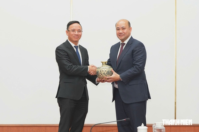 Phó thủ tướng, Chủ tịch Hội Liên hiệp thanh niên Campuchia Hun Many thăm Hải Phòng- Ảnh 1.