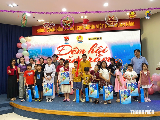 Trung thu đặc biệt ở Báo Thanh Niên: Những đứa trẻ ngày nào nay vào đại học - Ảnh 22.