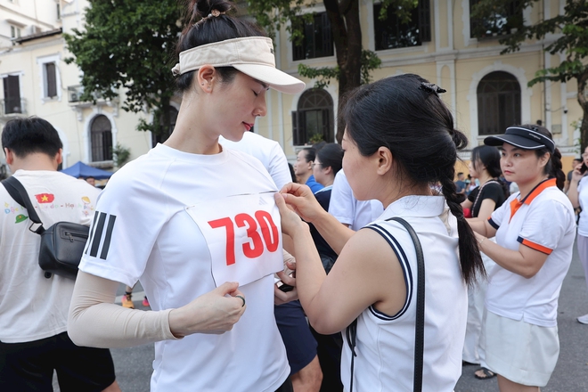 Khép lại giải chạy Báo Hànộimới 2026: Bước chạy kết nối cộng đồng, lan tỏa hòa bình- Ảnh 5.