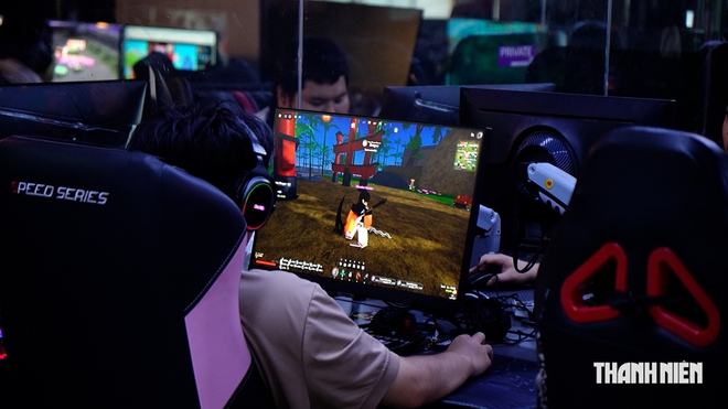 Quán internet đóng cửa lúc 22 giờ: Tiệm lo doanh thu, người chơi nói gì? - Ảnh 4.