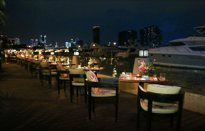 Trung thu gh&eacute; nh&agrave; h&agrave;ng 'view tỉ đ&ocirc;' ven s&ocirc;ng S&agrave;i G&ograve;n, xu&ocirc;i 'd&ograve;ng chảy Nam bộ' - Ảnh 2.