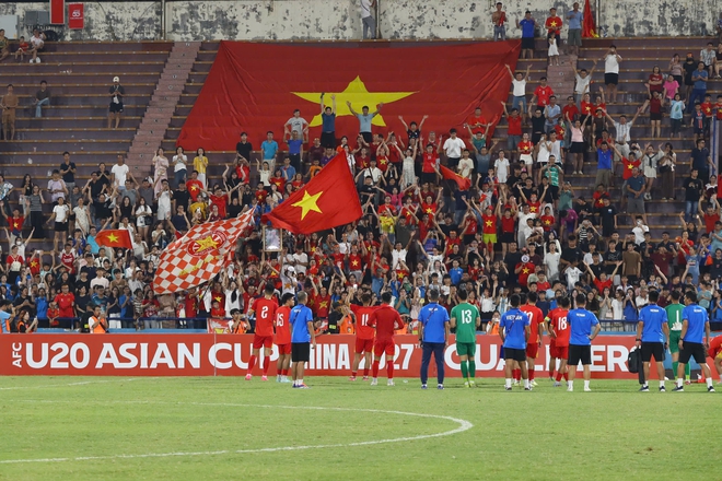 Đội trưởng U.20 Việt Nam Quốc Khánh xin lỗi thế hệ đàn em vì ‘không hoàn thành nhiệm vụ'- Ảnh 2.