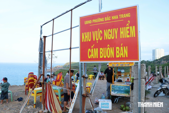 Sau phản &aacute;nh của Thanh Ni&ecirc;n, c&ocirc;ng an dẹp qu&aacute;n x&aacute; tự ph&aacute;t tr&ecirc;n đ&egrave;o Lương Sơn- Ảnh 6.