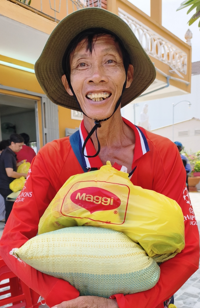Những phần quà nhỏ, ấm tình người ở Sa Đéc- Ảnh 6.