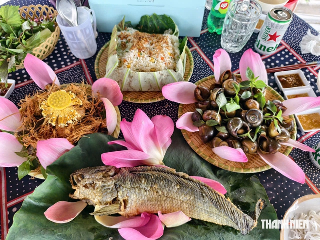 Thuận thi&ecirc;n để mưu sinh giữa m&ugrave;a nước nổi - Ảnh 8.