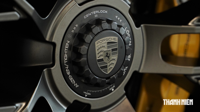 Porsche 911 Turbo S mạnh nhất về Việt Nam, có gì để 'dân chơi' xuống tiền?- Ảnh 10.