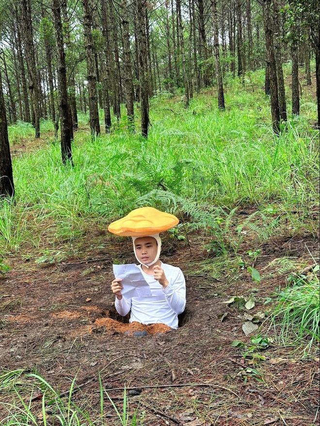 Cặp đôi trẻ “hóa người tí hon” để kể chuyện thiên nhiên - Ảnh 2.